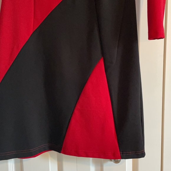 Knit dress red & black color blocking - Picture 4 of 4